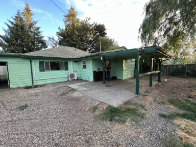 Main picture of 38902 Highway 99E NE