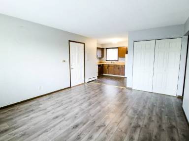 Main picture of 910 33rd Ave