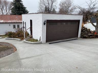 Main picture of 1121 1/2 Pacific Ter