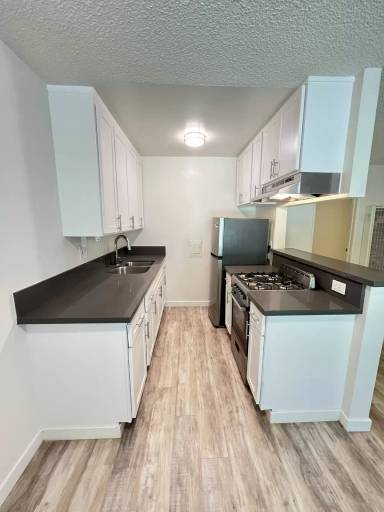 Main picture of 25 Navy St