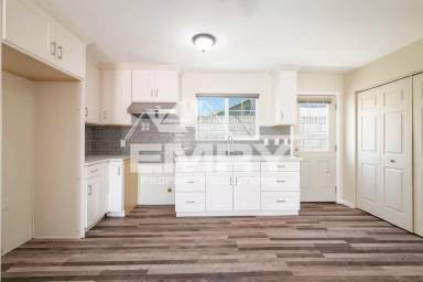 Main picture of 1721 E Market St