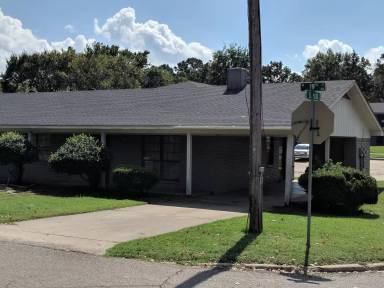 Main picture of 403 W 19th St