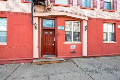 Main picture of 213 Hall Ave
