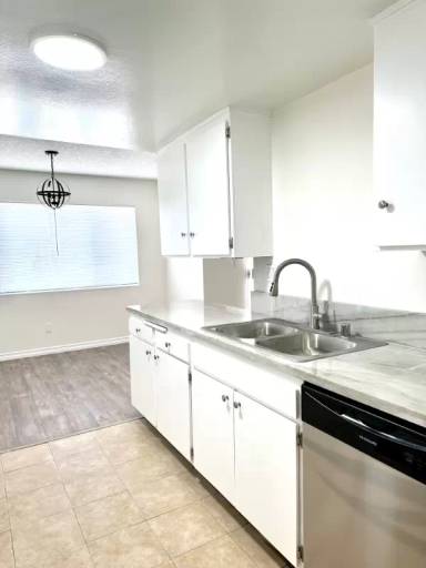 Main picture of 401 N Baltimore Ave
