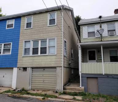 Main picture of 242 E Holland St