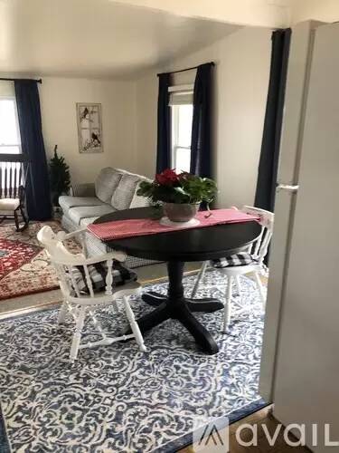 Main picture of 360 Neuman St