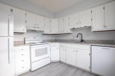 Main picture of 1310 Knob Creek Rd