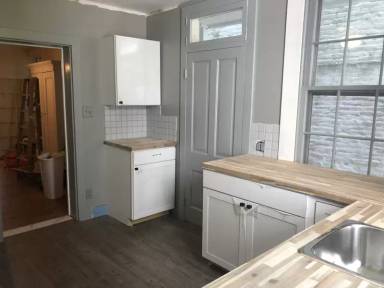 Main picture of 229 S Market St