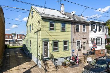 Main picture of 4556 E Thompson St
