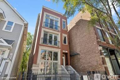 Main picture of 1855 W Armitage Ave
