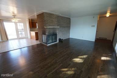 Main picture of 2260 Jamaica St