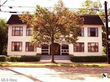 Main picture of 235 Center Rd