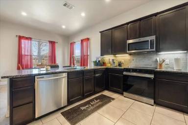 Main picture of 7038 95th St