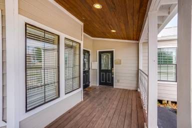 Main picture of 128 Bluebonnet Rd