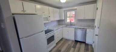 Main picture of 8 Hunnewell Rd