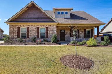 Main picture of 114 Ivy Vine Dr