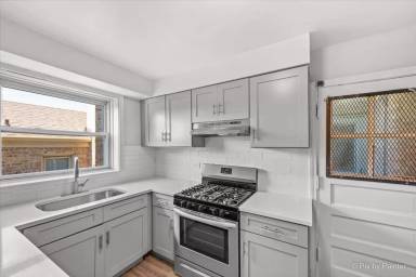 Main picture of 2713-2737 W Berwyn - 2735-2