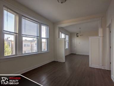Main picture of 2814 N Troy St