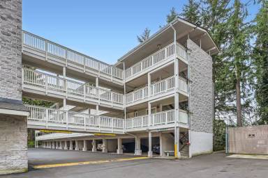Main picture of 14517 NE 40th St