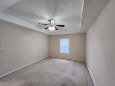 Main picture of 302 Brock Ln