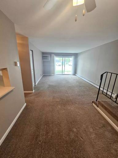 Main picture of 1049 S Main St