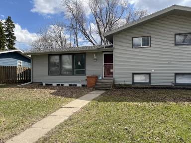 Main picture of 418 Forest Ave N