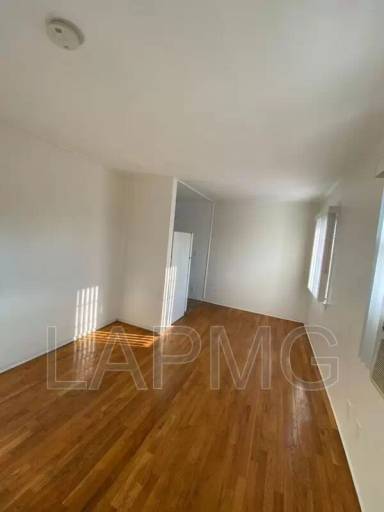 Main picture of 108 N Kenwood St