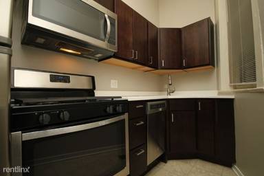 Main picture of 2300 N Clark
