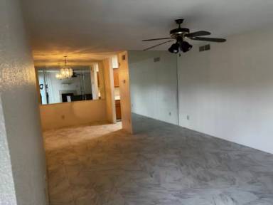Main picture of Leawood Condos