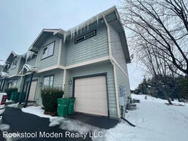 Main picture of 810 W Oregon Ave