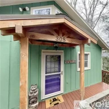 Main picture of 308 Hemlock Rd