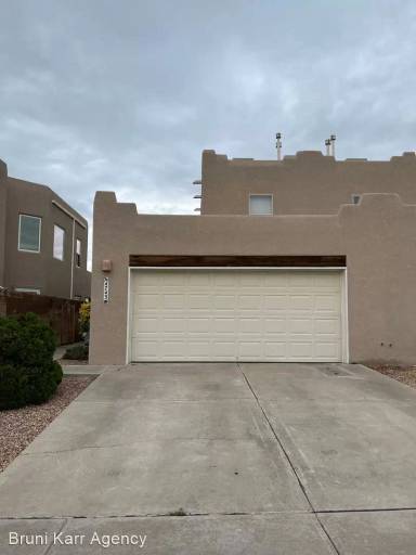 Main picture of 4743 Spanish Sun Ave NE