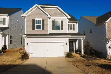 Main picture of 6 Ashborne Ln