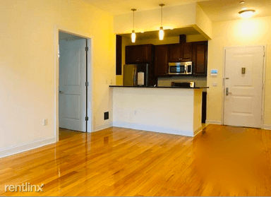 Main picture of 101 Clinton St