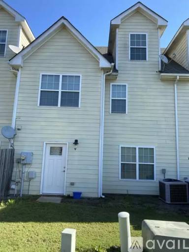 Main picture of 474 Village Way