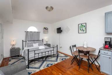 Main picture of 600 E Main St
