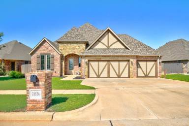 Main picture of 18836 Rolling Hill Way
