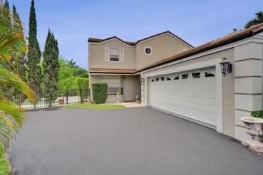 Main picture of 21461 Sawmill Ct
