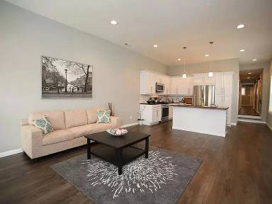 Main picture of 1007 Goss Ave