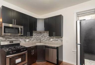 Main picture of 2348 N Harding Ave