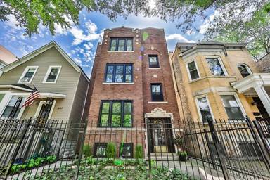 Main picture of 2051 W Montrose Ave