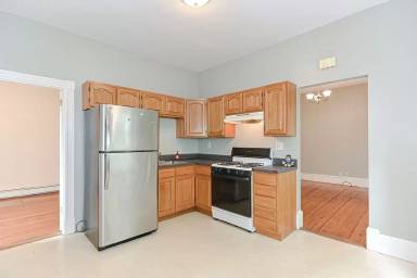 Main picture of 108 Beacon St