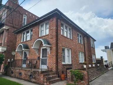 Main picture of 123 Botinelli Pl