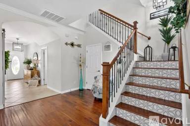 Main picture of 145 Silver Falls Dr