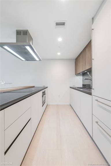 Main picture of Brickell Flatiron