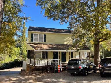 Main picture of 703A Edwards St