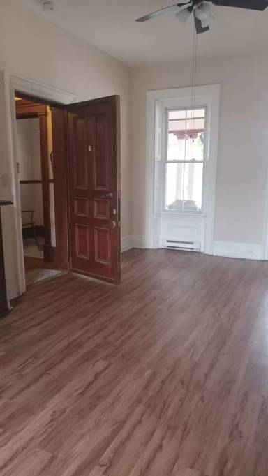 Main picture of 71 E High St