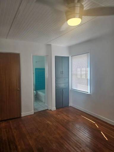 Main picture of 310 University Blvd SE