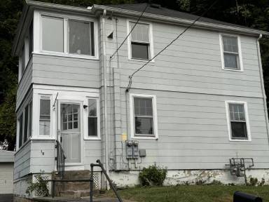 Main picture of 16 Woodbine St
