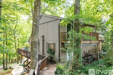 Main picture of 208 Westlake Dr